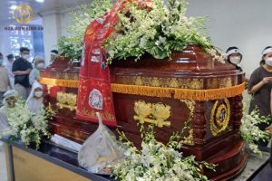 Mơ thấy người chết nằm trong quan tài 