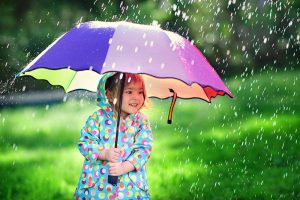 Mơ thấy mưa đánh con gì?